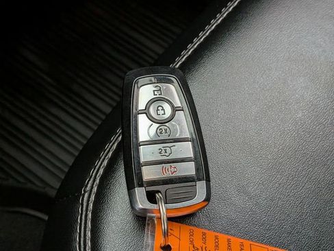 Used 2022 Ford Explorer XLT w/ Equipment Group 202A image 39