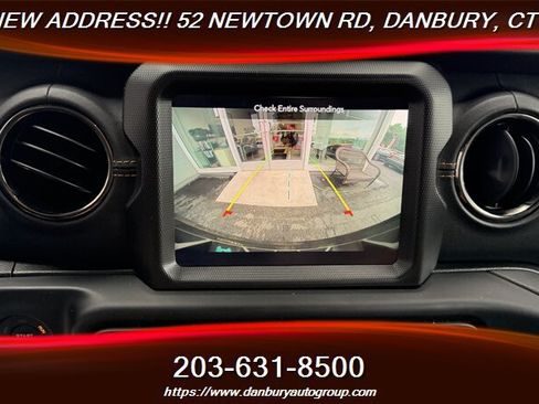 Used 2023 Jeep Wrangler Unlimited Sahara AWD/4WD image 20