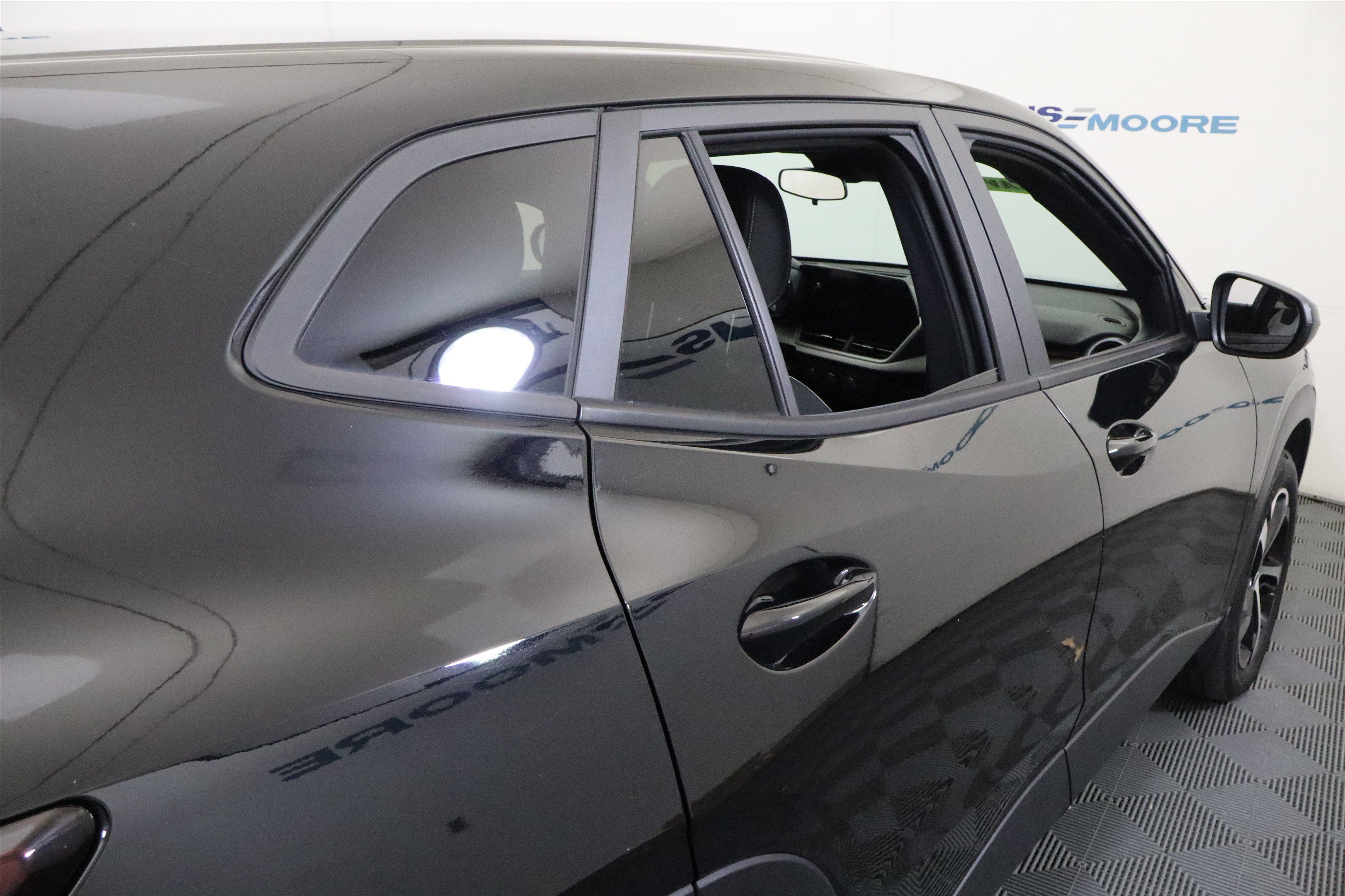 Used 2024 Chevrolet Trax RS FWD image 7