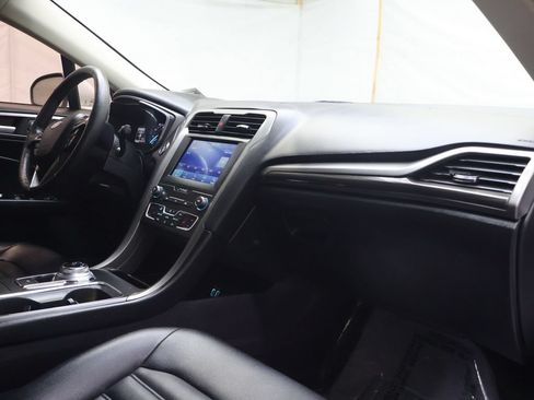 Used 2020 Ford Fusion SEL FWD image 11