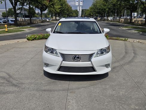 Used 2013 Lexus ES 350 w/ Luxury Pkg FWD image 3