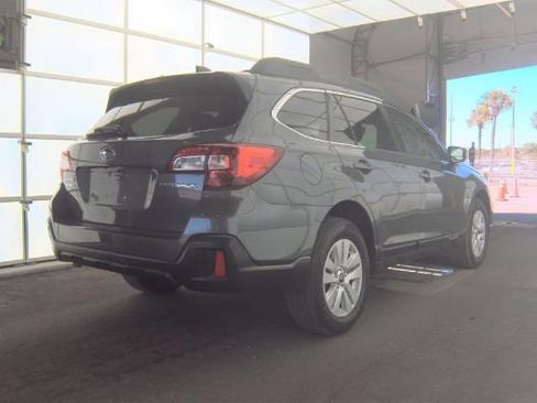 Used 2018 Subaru Outback 2.5i Premium image 3