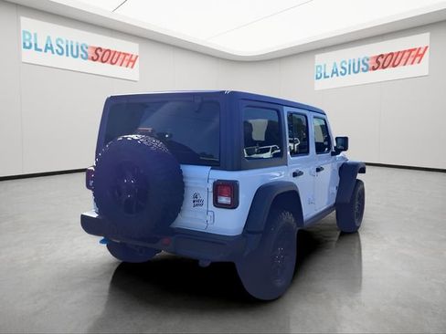 Used 2024 Jeep Wrangler Unlimited image 3