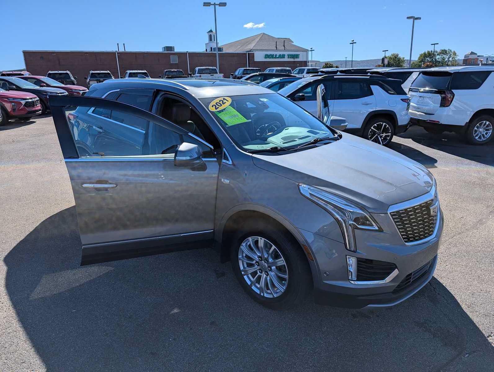 Certified 2021 Cadillac XT5 Premium Luxury AWD/4WD image 16