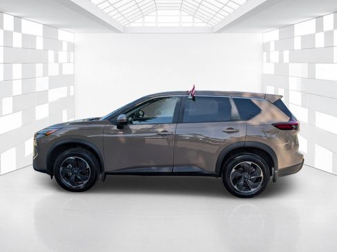Certified 2025 Nissan Rogue SV AWD/4WD image 4