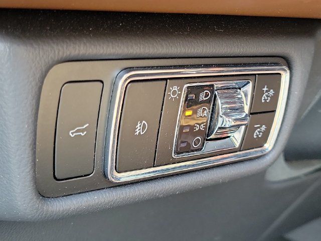 Used 2024 Lincoln Aviator Reserve w/ Equipment Group 201A AWD/4WD image 11