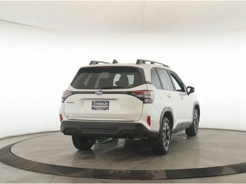 Used 2025 Subaru Forester Premium image 7