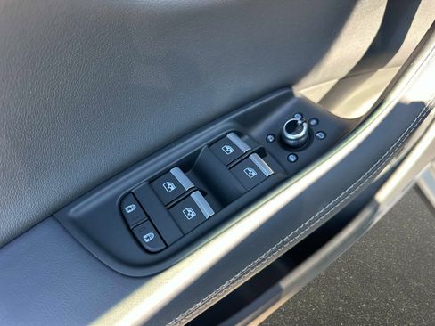 Used 2025 Audi Q7 3.0T Premium Plus image 18