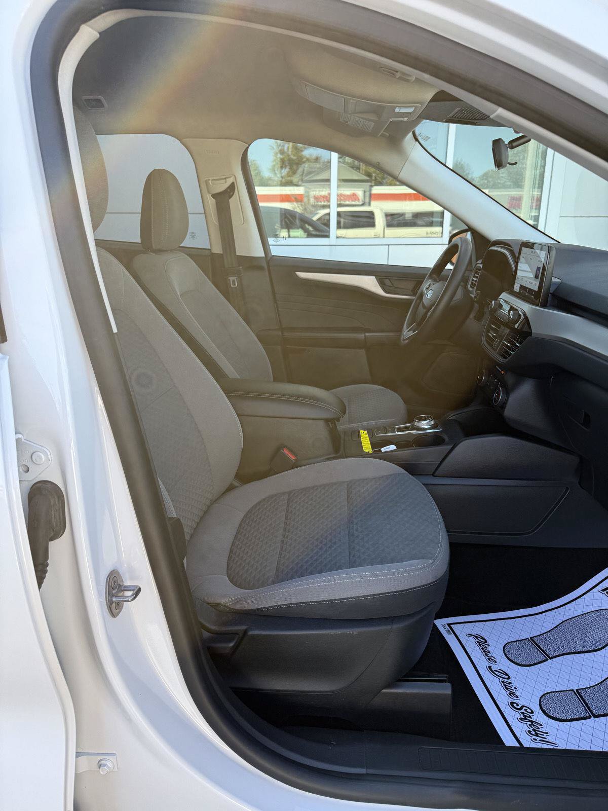 Used 2022 Ford Escape SE FWD image 14