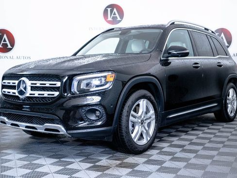 Used 2023 Mercedes-Benz GLB 250 4MATIC image 3