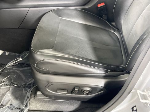 Used 2022 Jeep Grand Cherokee Altitude image 18