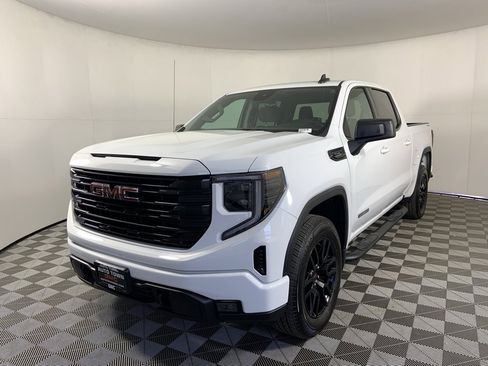 Used 2025 GMC Sierra 1500 Elevation image 5
