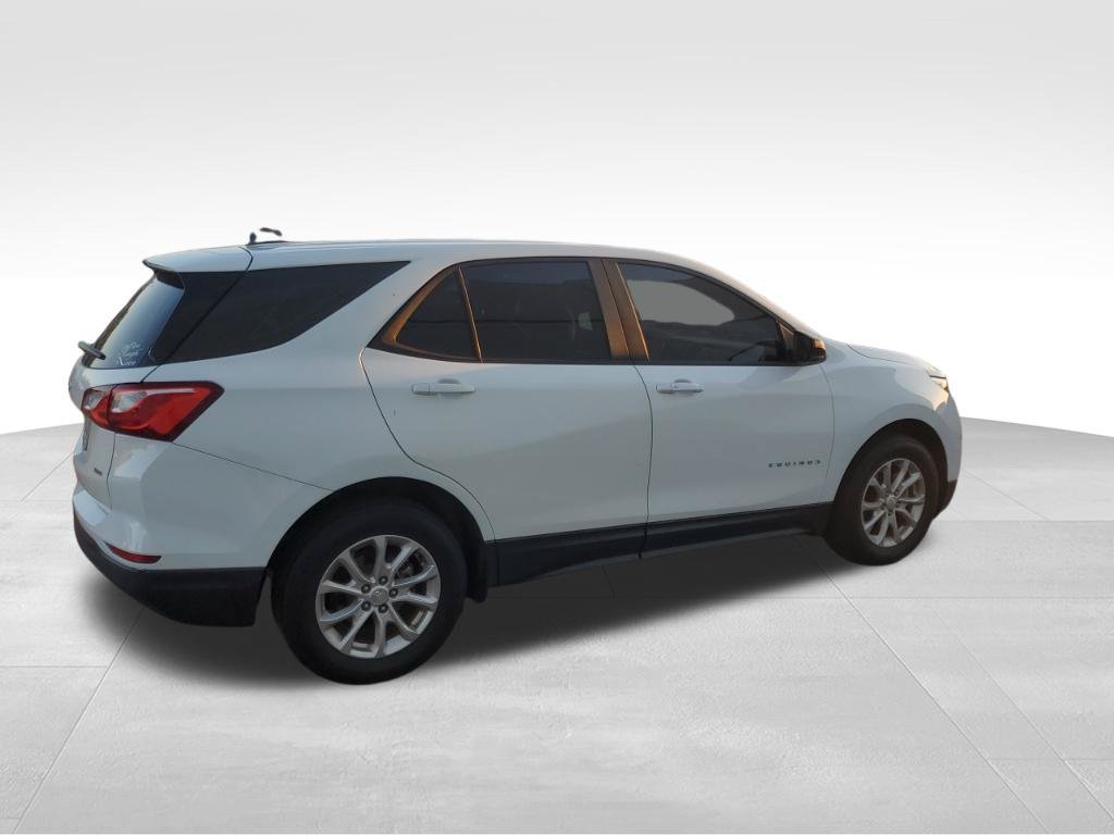 Used 2021 Chevrolet Equinox LS w/ LS Convenience Package AWD/4WD image 6