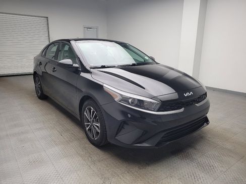 Used 2022 Kia Forte LXS FWD image 13