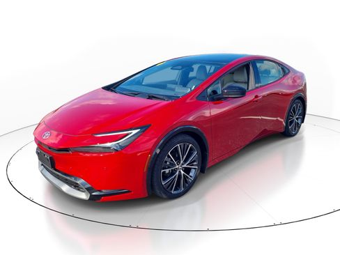 Used 2024 Toyota Prius Limited w/ Limited Premium Package FWD image 3