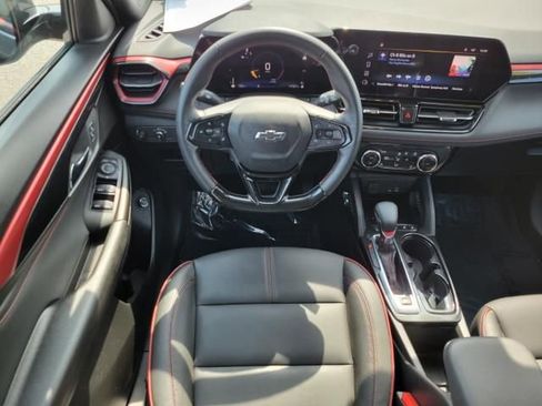 Used 2024 Chevrolet TrailBlazer RS w/ Convenience Package FWD image 12