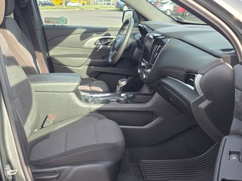 Used 2023 Chevrolet Traverse LT image 21
