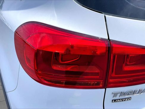Used 2017 Volkswagen Tiguan Limited FWD image 28