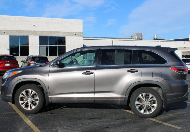 Used 2015 Toyota Highlander Plus AWD/4WD image 7