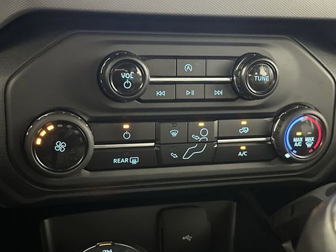 Used 2023 Ford Bronco Big Bend image 23