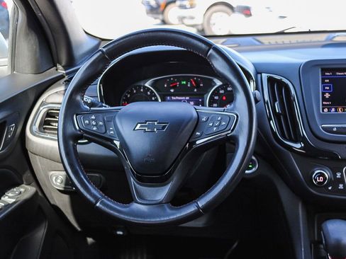 Used 2022 Chevrolet Equinox RS FWD image 16