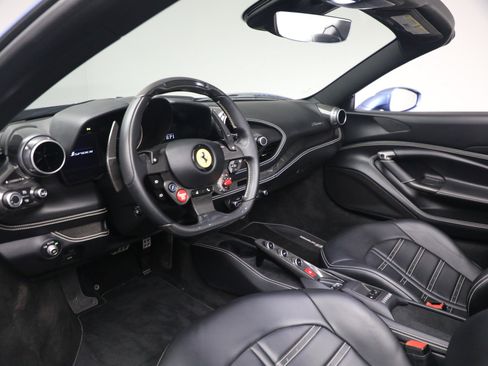 Certified 2021 Ferrari F8 Tributo RWD image 13