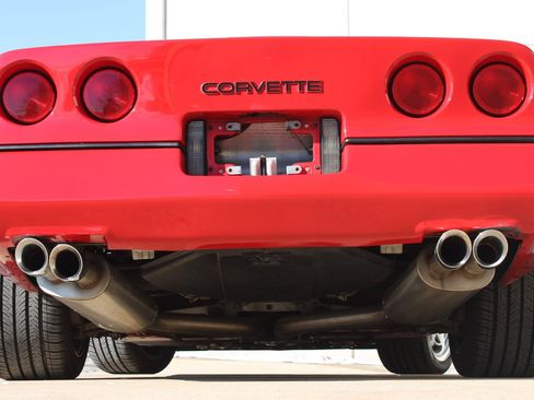Used 1989 Chevrolet Corvette Coupe RWD image 12