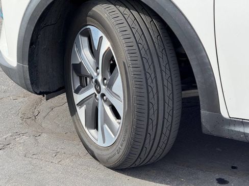 Used 2020 Kia Niro EX Premium w/ Cold Weather Package image 18