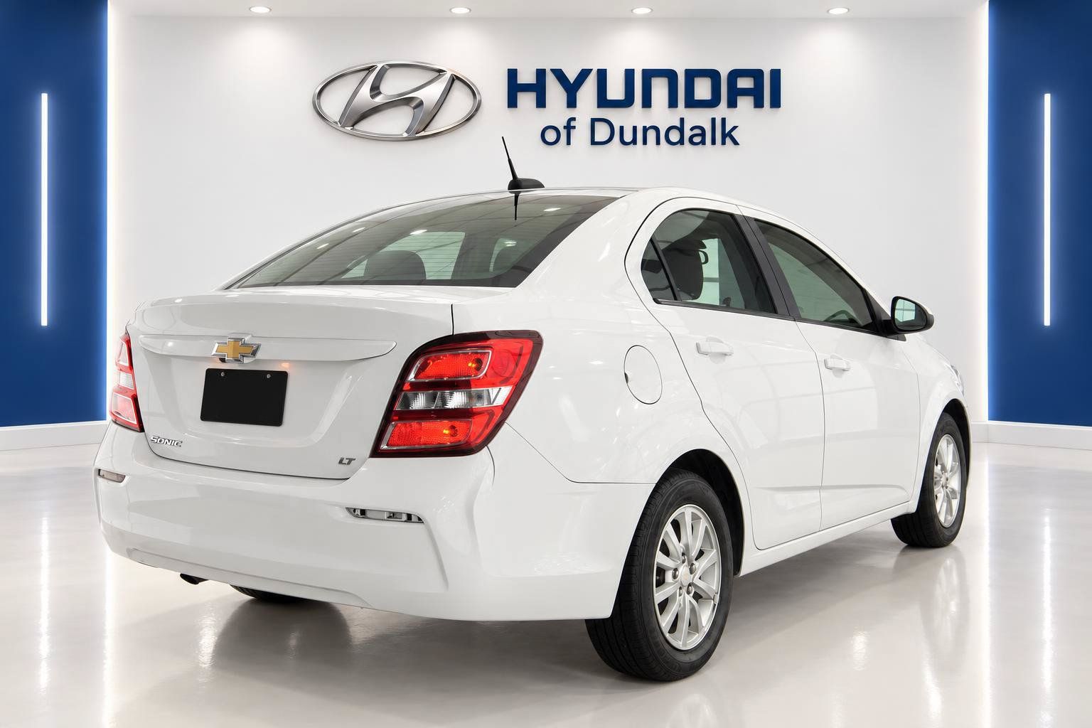 Used 2019 Chevrolet Sonic LT FWD image 4