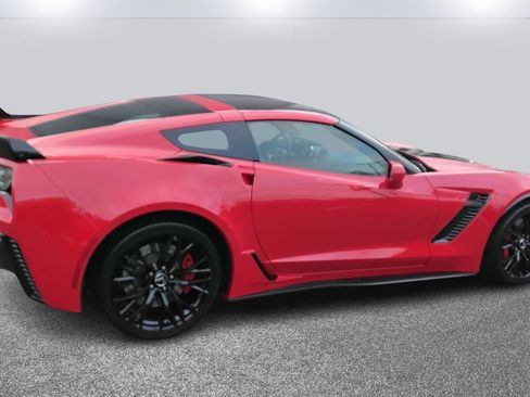 Used 2015 Chevrolet Corvette Z06 w/ 3LZ Preferred Equipment Group image 4