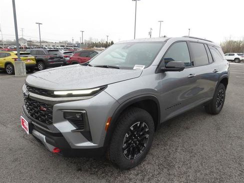 New 2026 Chevrolet Traverse Z71 w/ Enhanced Driving Package image 8