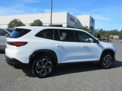 Used 2025 Buick Enclave Sport Touring image 6