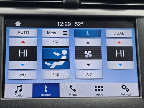 Used 2019 Ford Fusion SE FWD image 18
