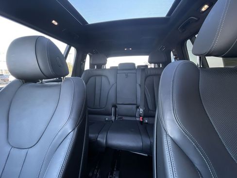 Used 2022 BMW X7 xDrive40i w/ M Sport Package image 21