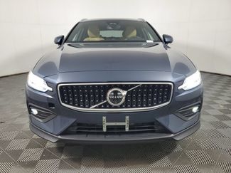 Used 2025 Volvo V60 B5 Cross Country Ultra w/ Protection Package Premier AWD/4WD video 2