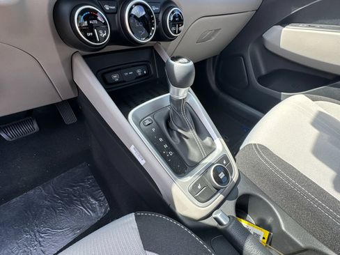 New 2026 Hyundai Venue SEL FWD image 31