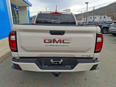 Used 2026 GMC Canyon AT4 image 5