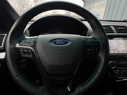 Used 2017 Ford Explorer XLT w/ Equipment Group 202A image 32