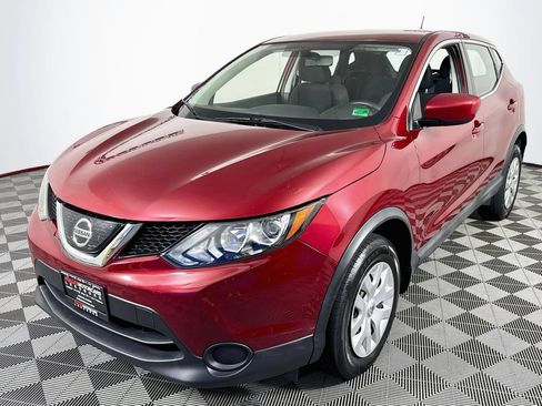 Used 2019 Nissan Rogue Sport S FWD image 3