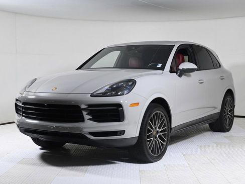 Certified 2022 Porsche Cayenne image 1