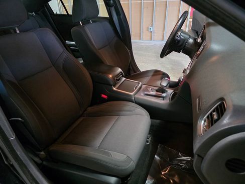 Used 2019 Dodge Charger SXT image 19