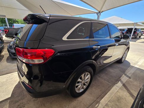 Used 2018 Kia Sorento L FWD image 9