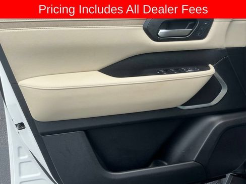 Used 2025 Nissan Armada Platinum AWD/4WD image 9