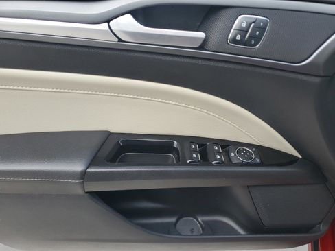 Used 2015 Ford Fusion Energi Titanium w/ Driver Assist Package image 18