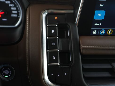 Used 2021 Chevrolet Suburban High Country w/ Premium Package AWD/4WD image 30