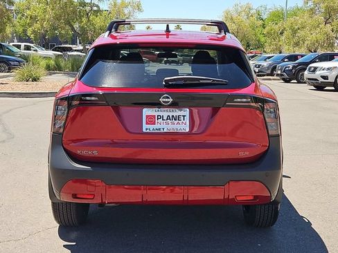 Certified 2026 Nissan Kicks SR FWD image 8