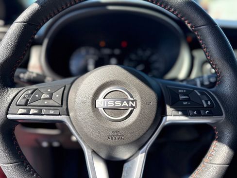 Used 2024 Nissan Kicks SR image 29