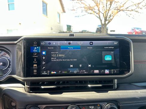 Used 2025 Jeep Wrangler Unlimited Rubicon image 16