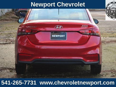 Used 2022 Hyundai Accent SE image 6