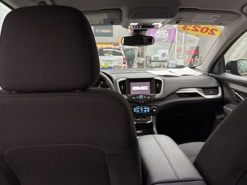 Used 2023 GMC Terrain SLE w/ Driver Convenience Package image 19